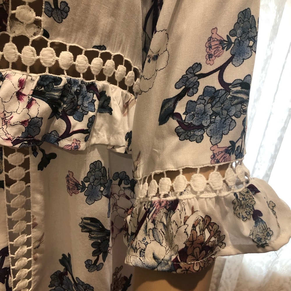 Doe & Rae Blouse - Picture 3 of 4